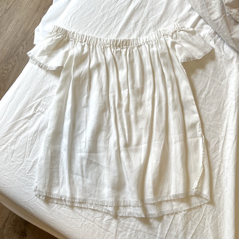 Sand and stone Classic white off the shoulder top